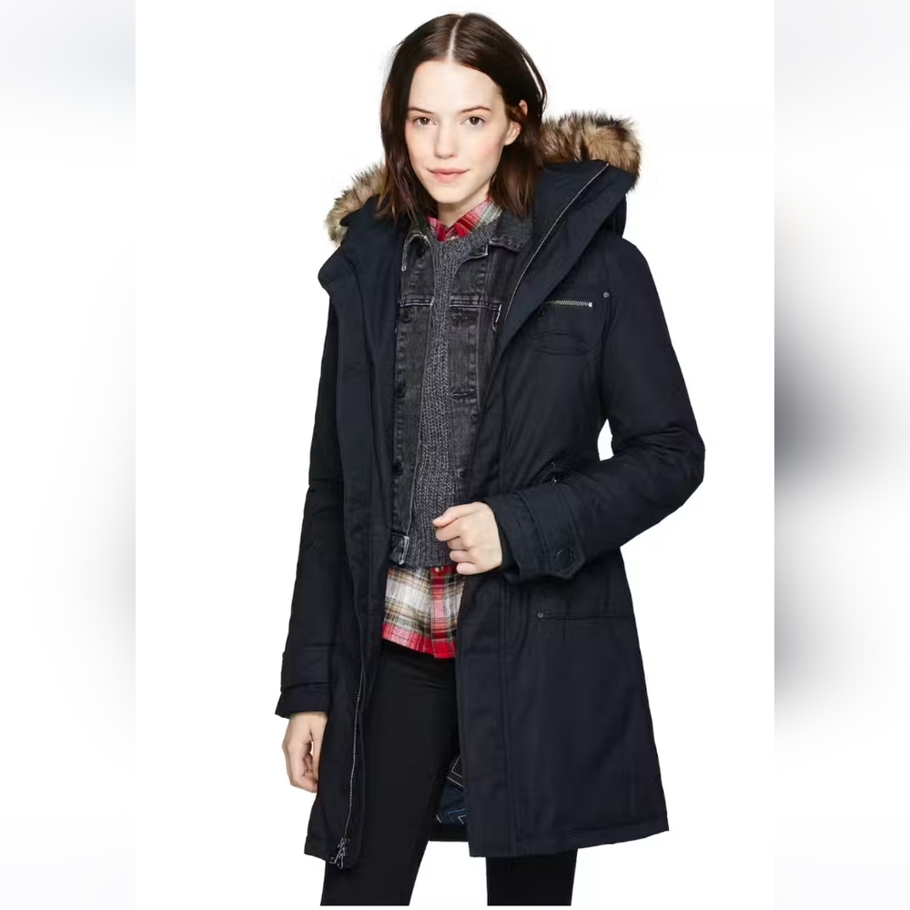 Aritzia TNA XXS Verbier black parka winter coat‎
